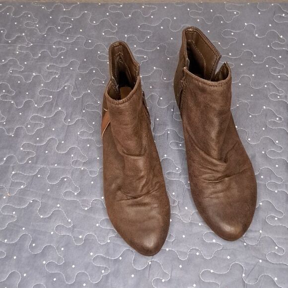 BareTraps brown ankle boots size 7.5 M - Picture 1 of 6